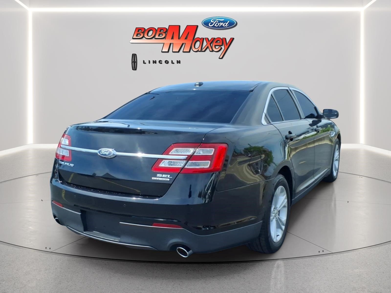 2018 Ford Taurus SEL