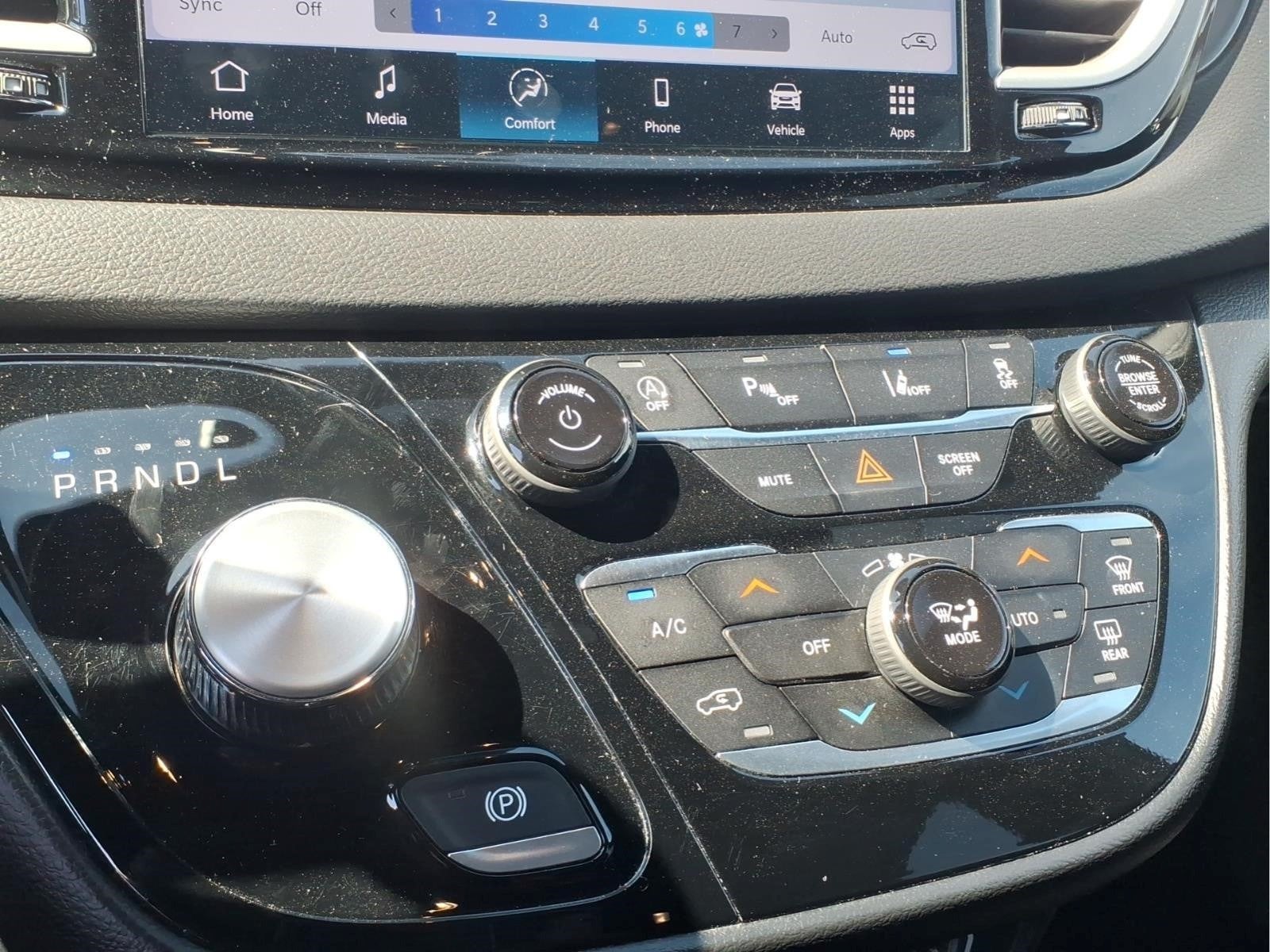 2025 Chrysler Pacifica Select