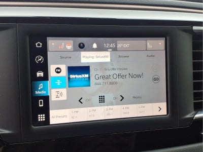 2023 Chrysler Voyager LX