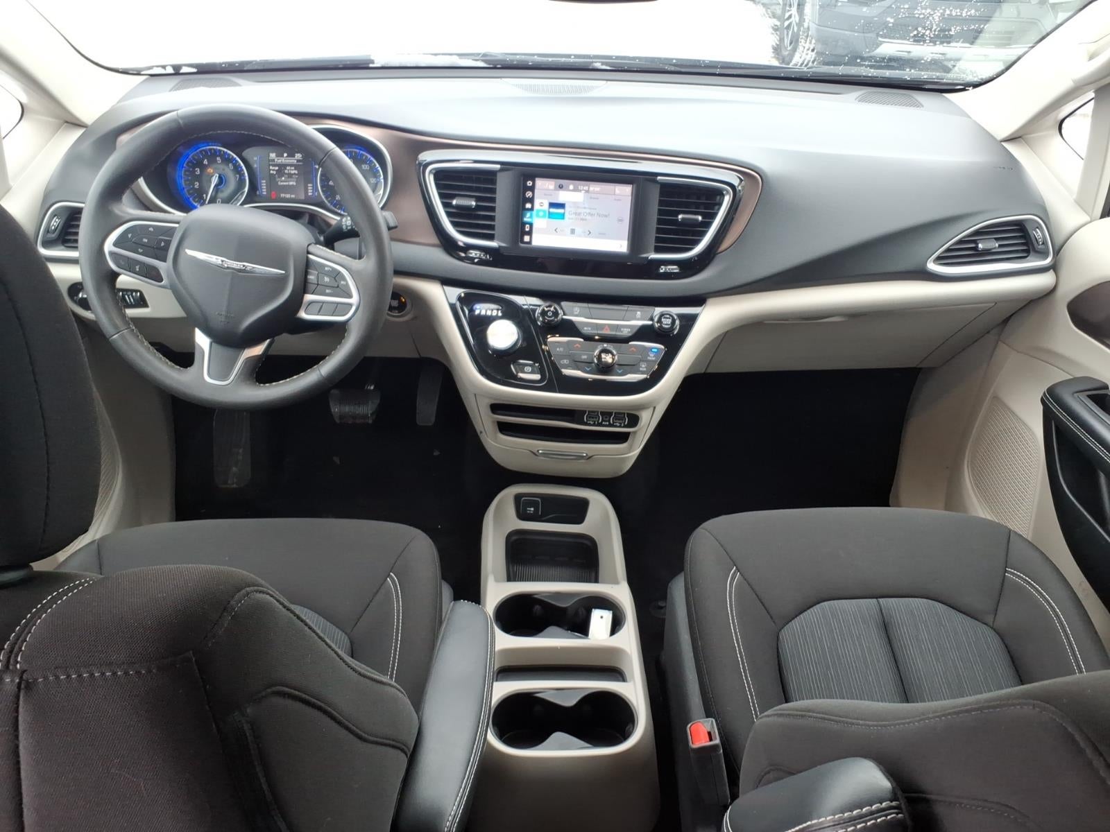 2023 Chrysler Voyager LX