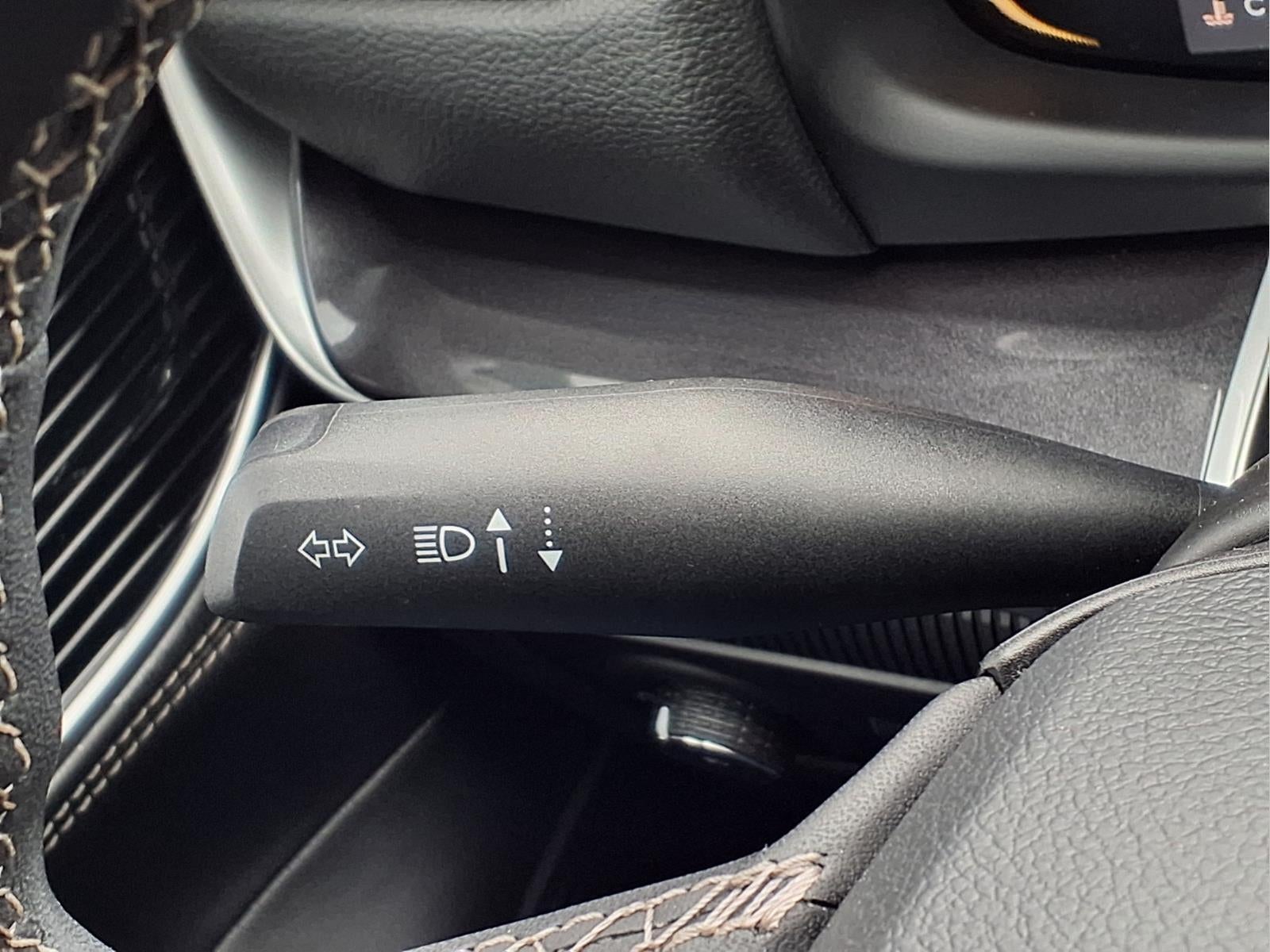 2023 Jeep Wagoneer Base