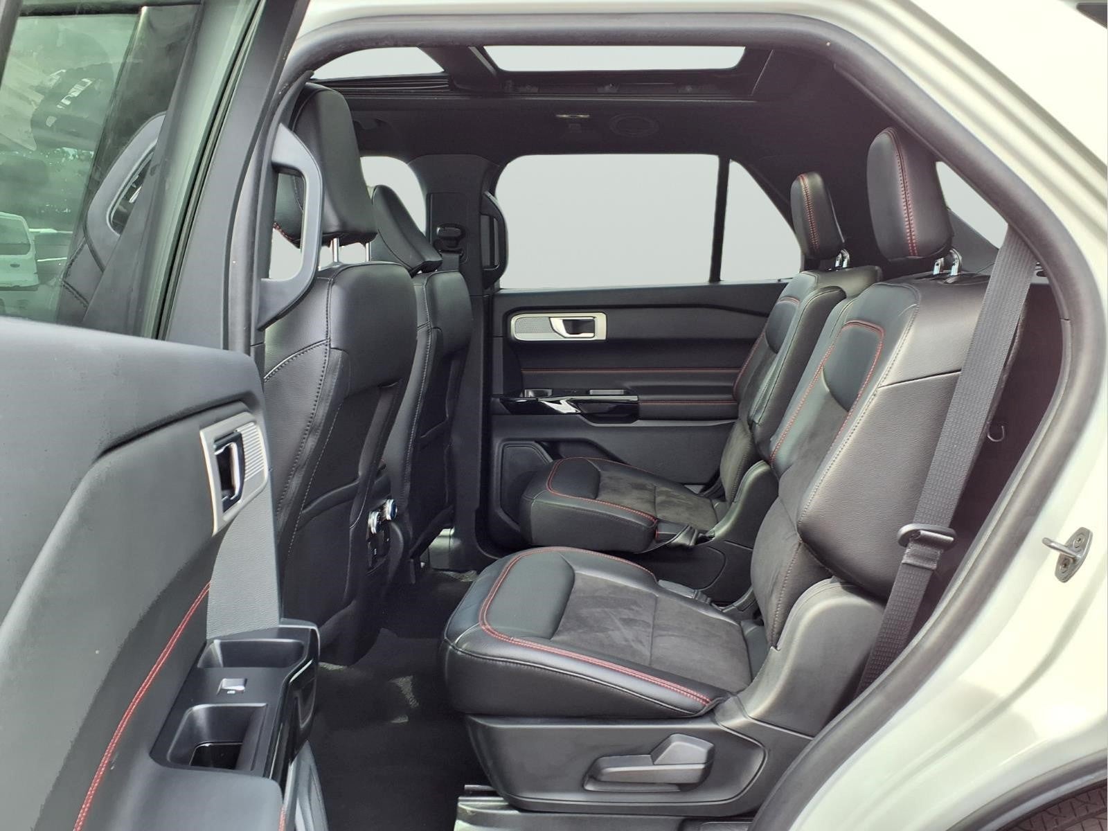 2024 Ford Explorer ST-Line