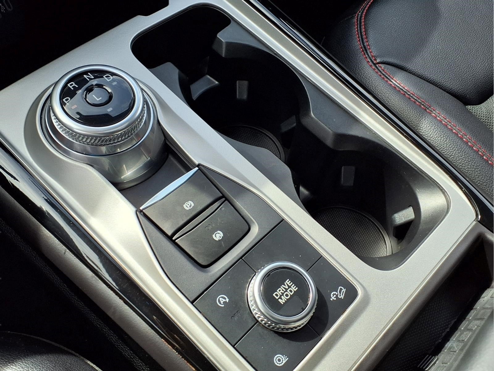 2024 Ford Explorer ST-Line