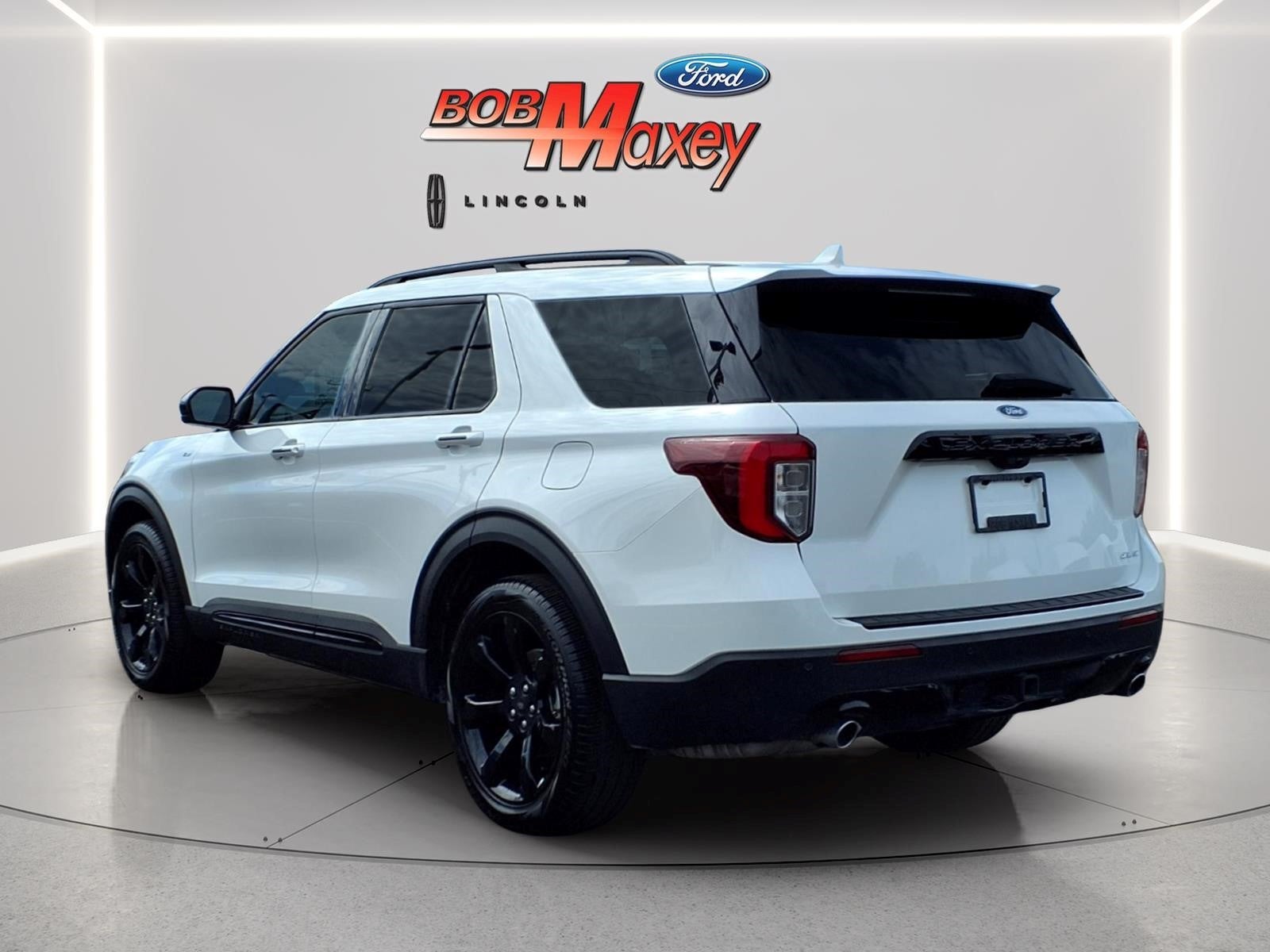 2024 Ford Explorer ST-Line