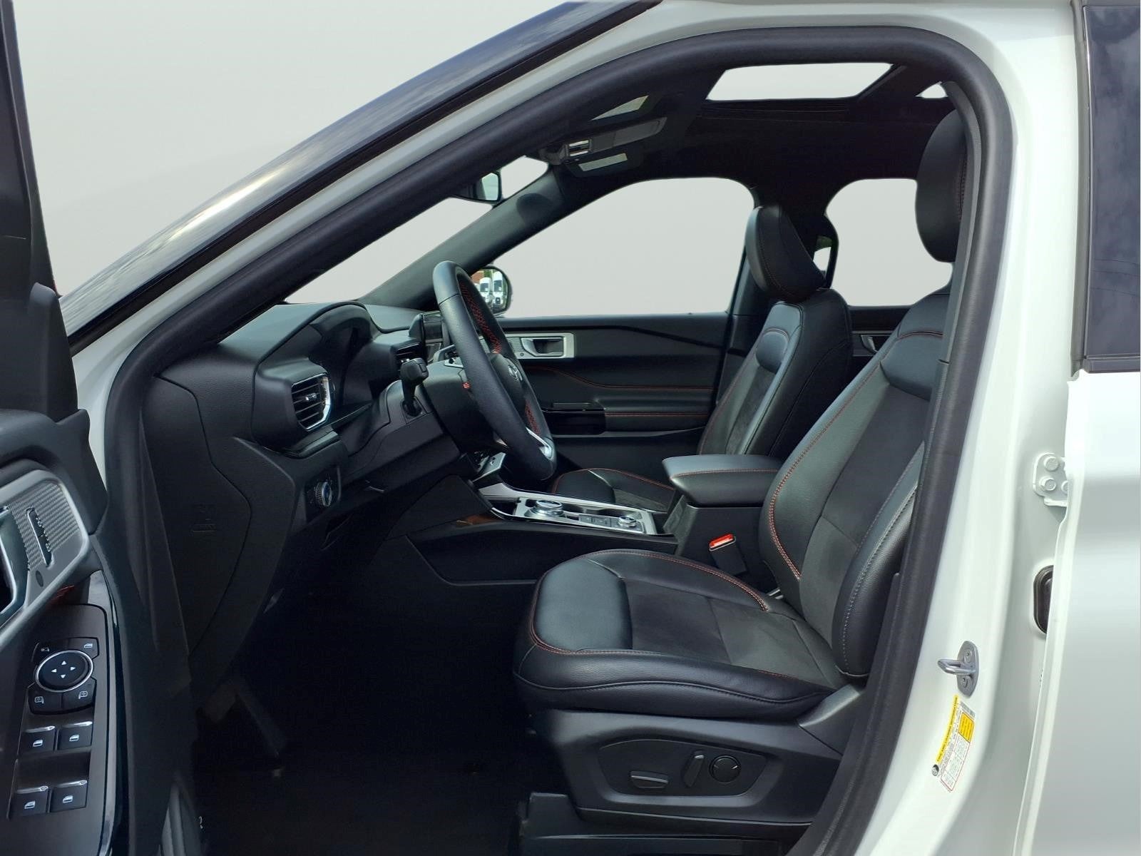 2024 Ford Explorer ST-Line