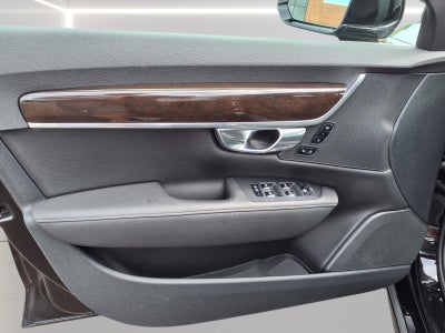 2019 Volvo S90 T6 Momentum