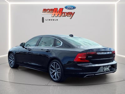 2019 Volvo S90 T6 Momentum
