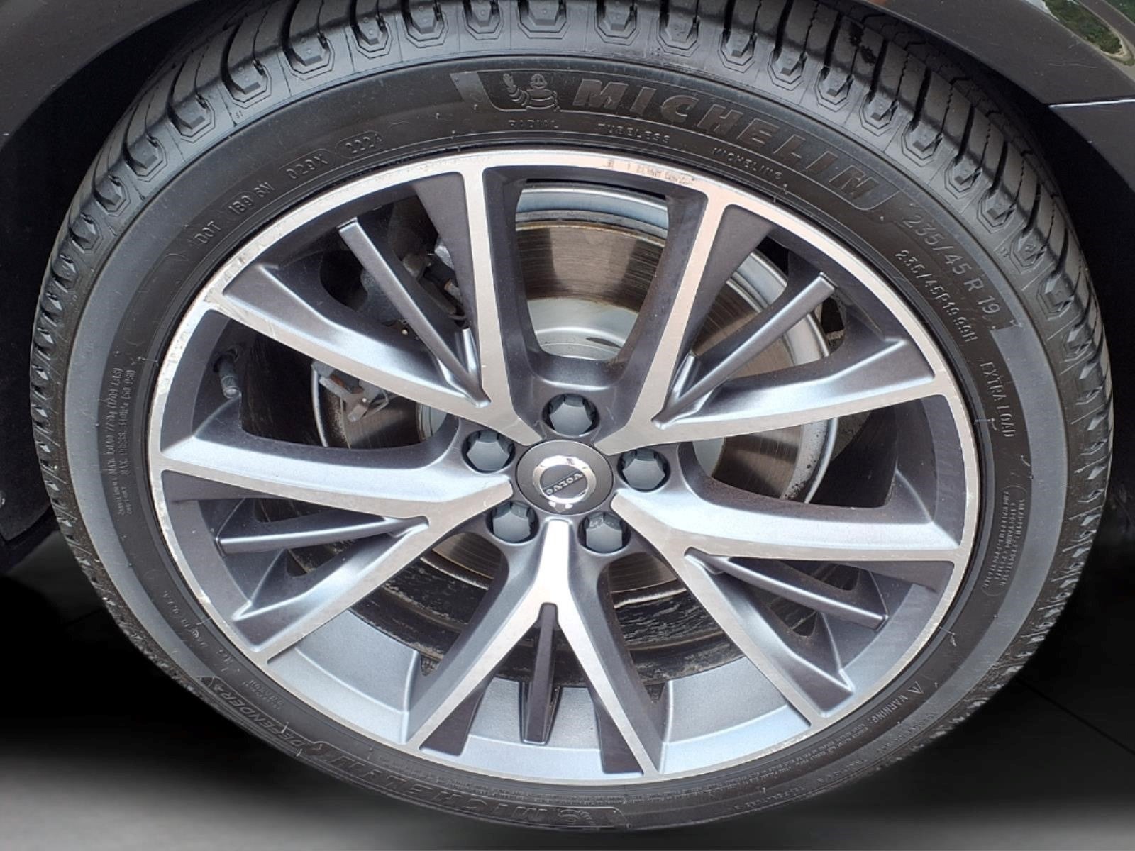 2019 Volvo S90 T6 Momentum